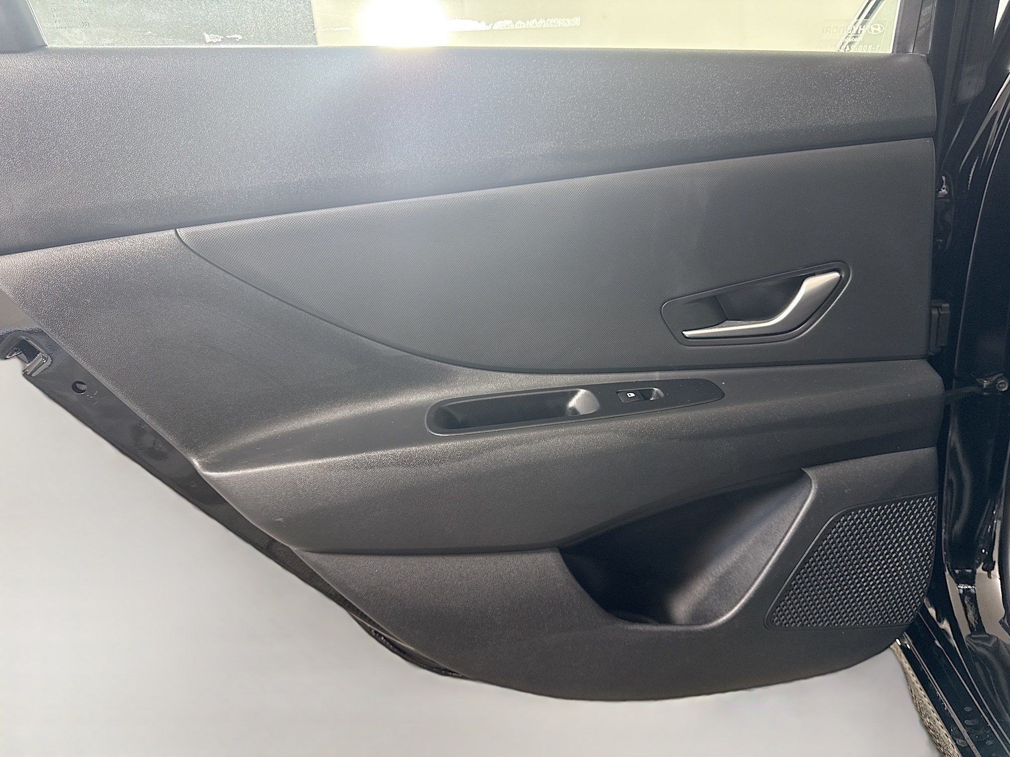 Used 2025 Hyundai Elantra SE FWD image 25