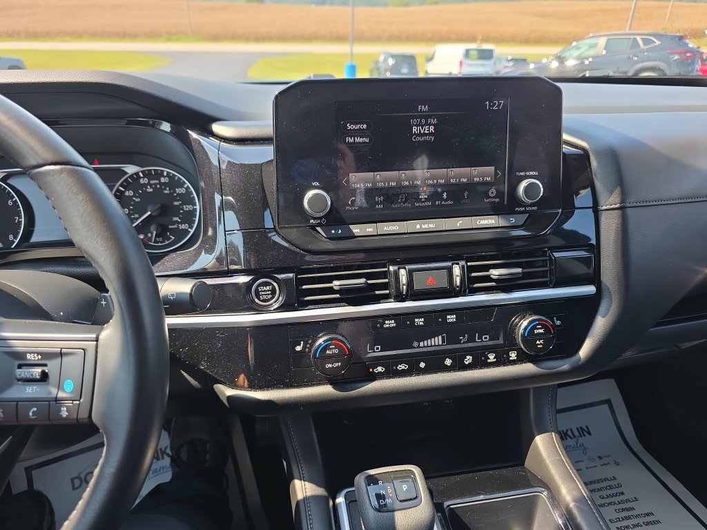 Used 2024 Nissan Pathfinder SV AWD/4WD image 18