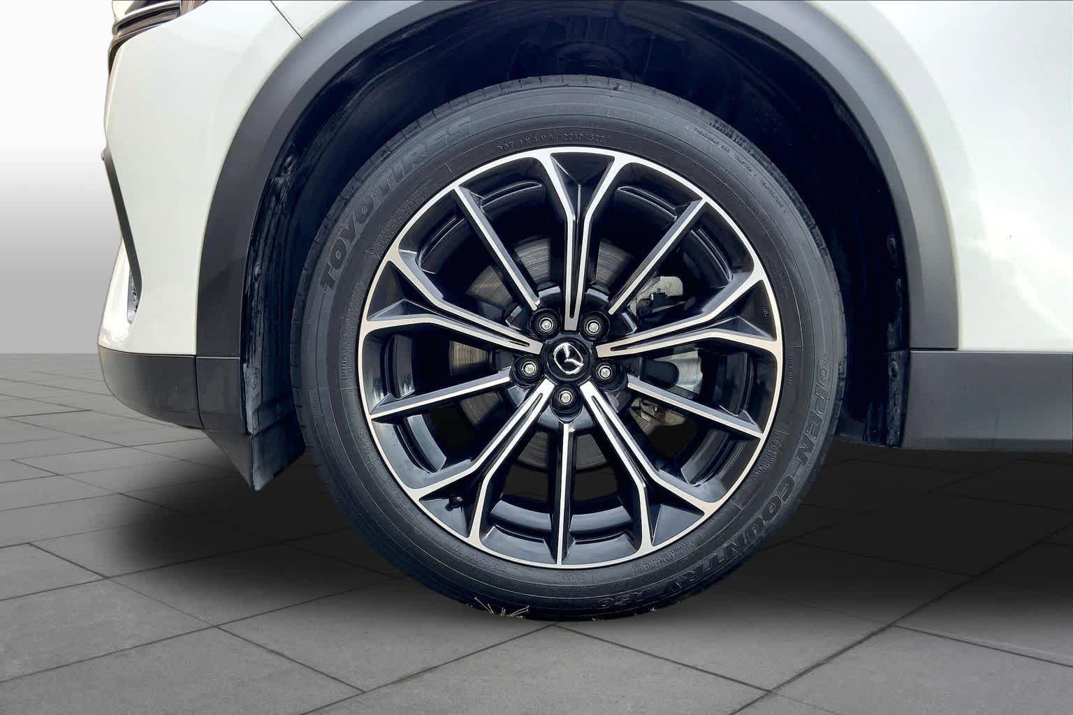 Certified 2025 MAZDA CX-70 Plug-In Hybrid w/ Premium Pkg AWD/4WD image 11