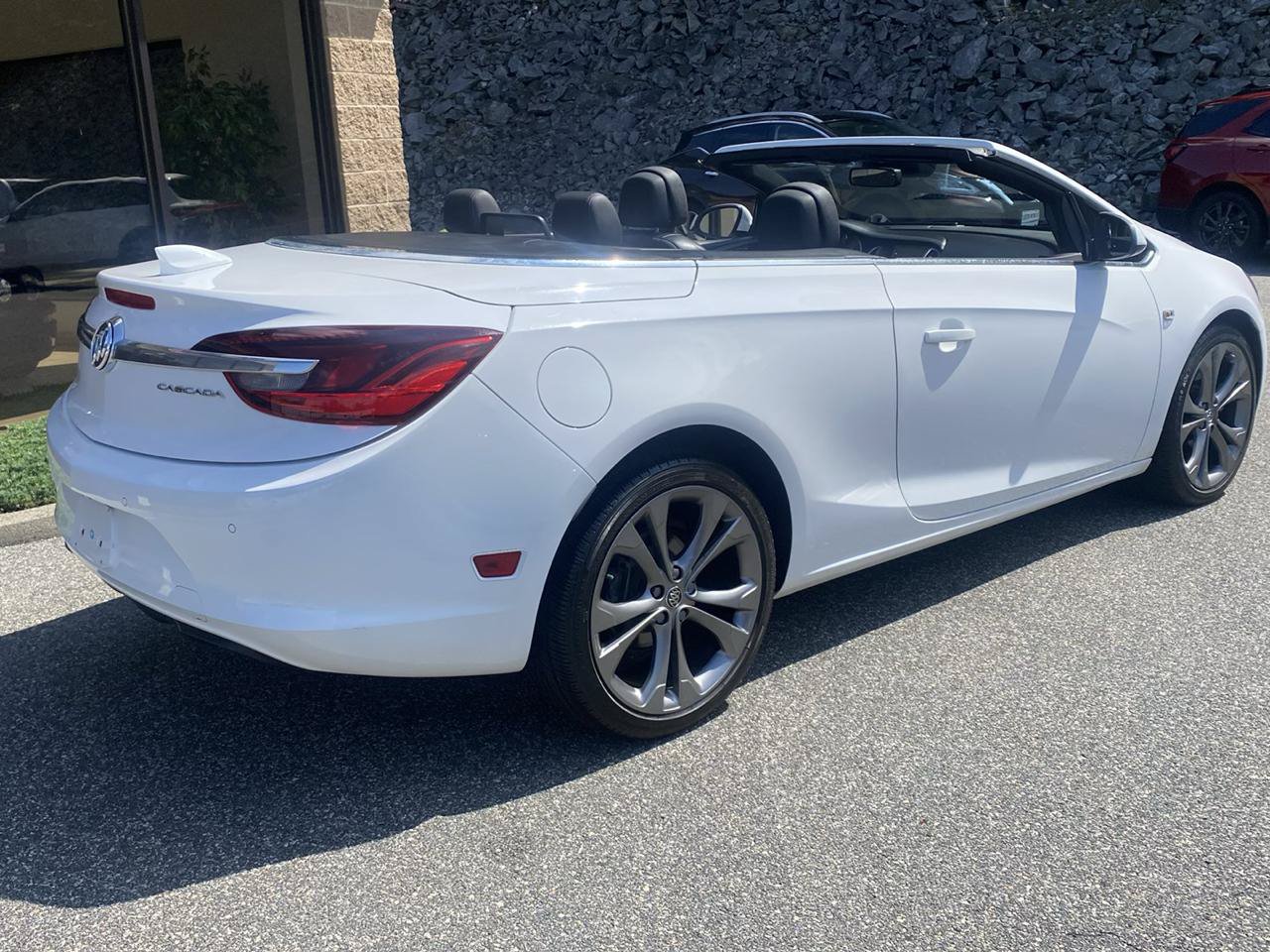 Used 2019 Buick Cascada Premium FWD image 2