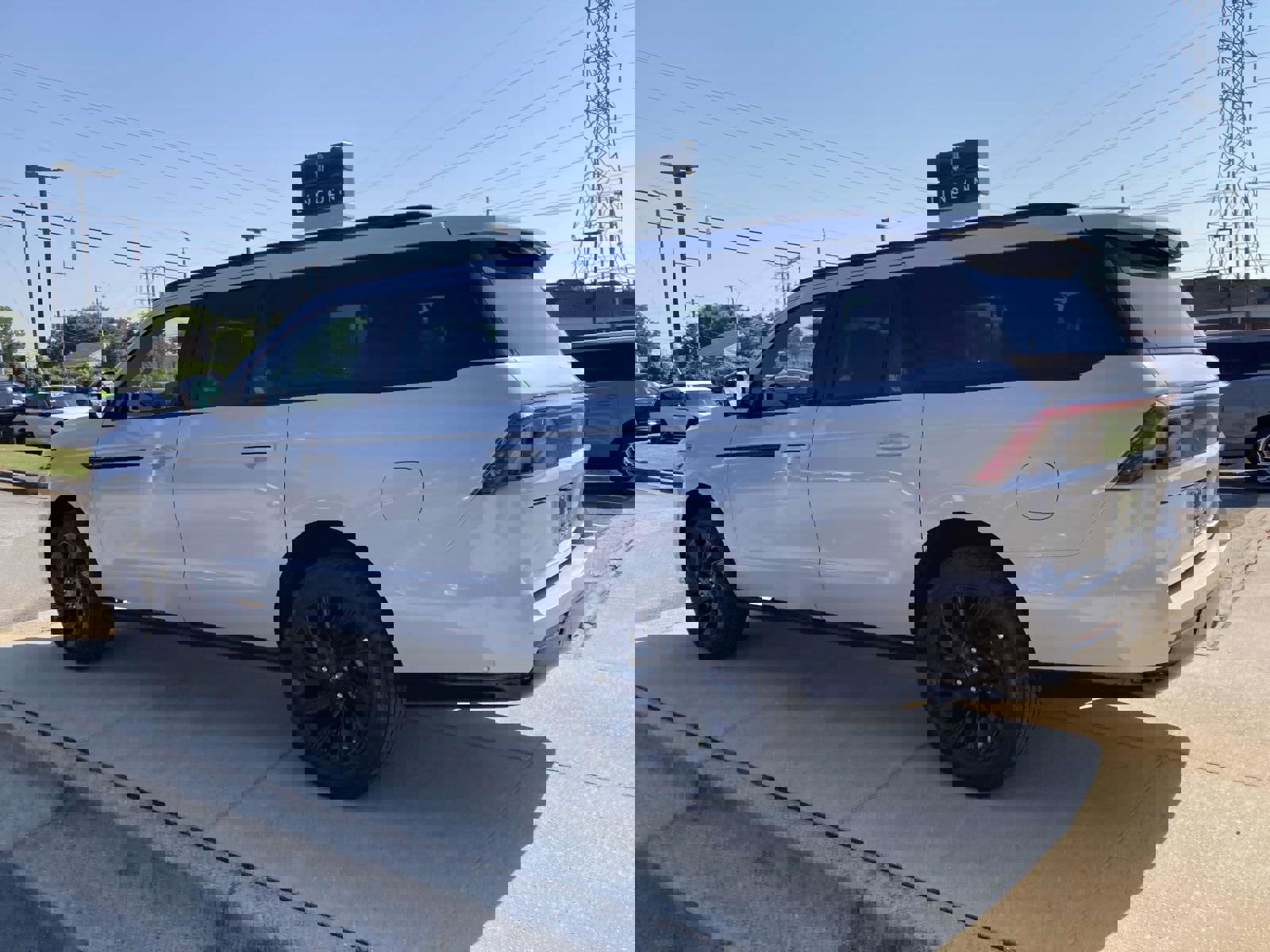 New 2025 Lincoln Navigator L Reserve w/ Jet Appearance Package image 7