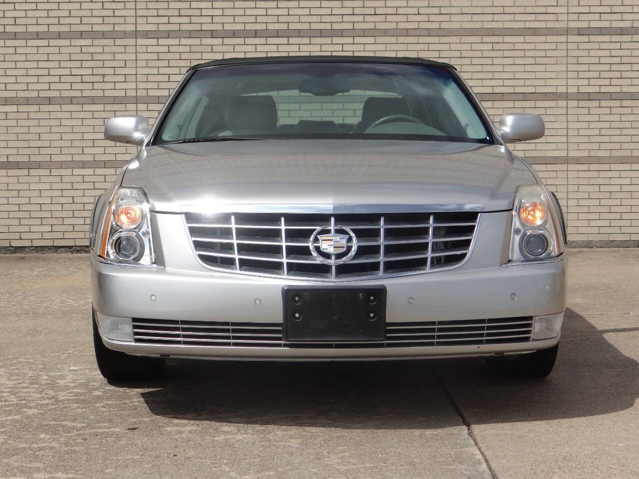Used 2007 Cadillac DTS Luxury I w/ Sun And Sound Package FWD image 3