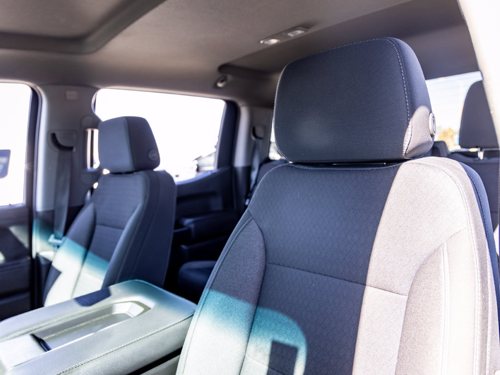 Used 2021 Chevrolet Silverado 1500 LT RWD image 16