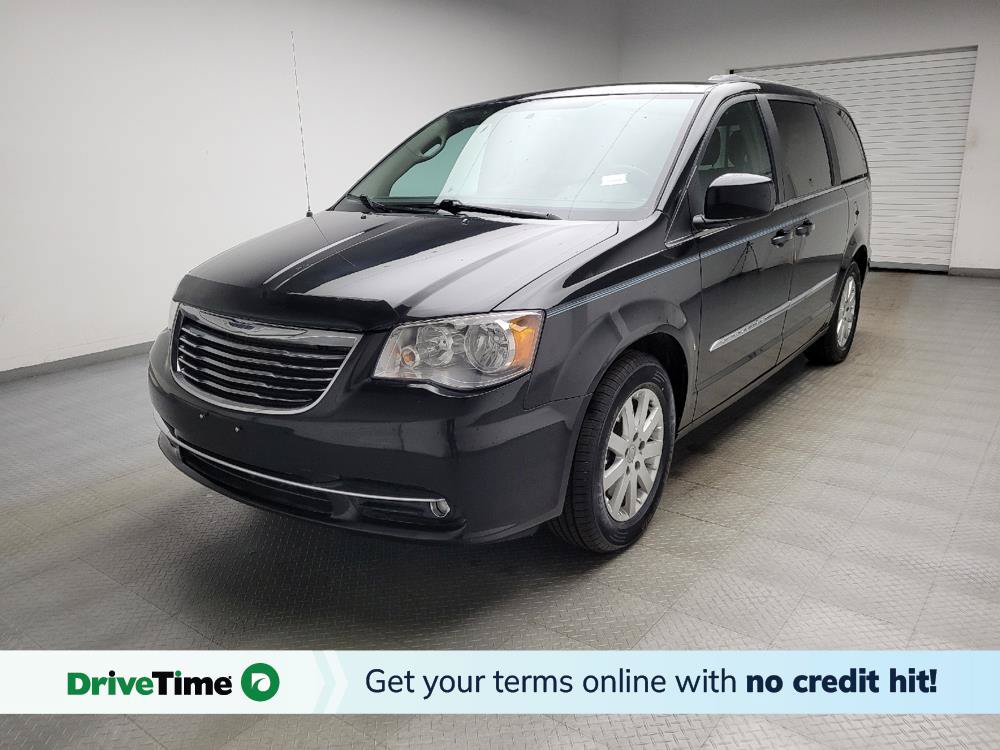 Used 2016 Chrysler Town & Country Touring FWD image 1
