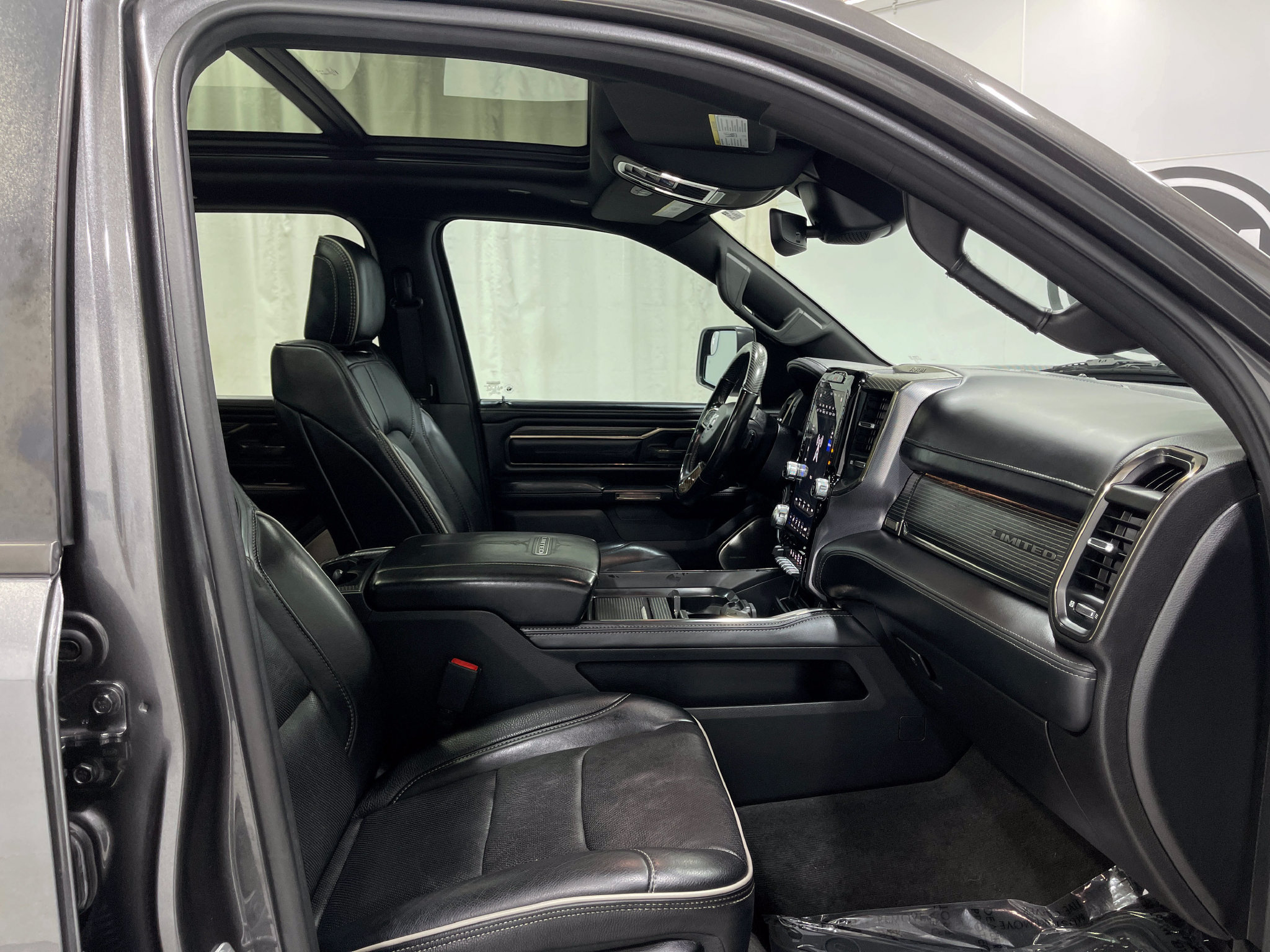 Used 2021 RAM 1500 Limited w/ Night Edition AWD/4WD image 30