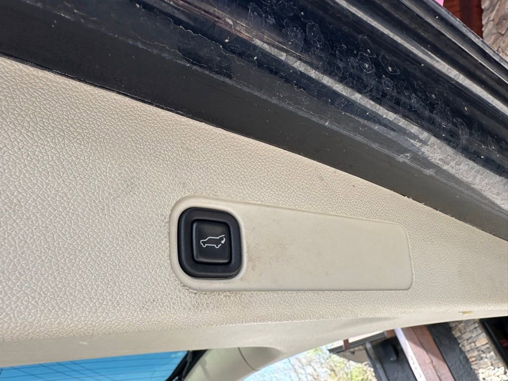 Used 2014 Cadillac Escalade ESV Platinum AWD/4WD image 7