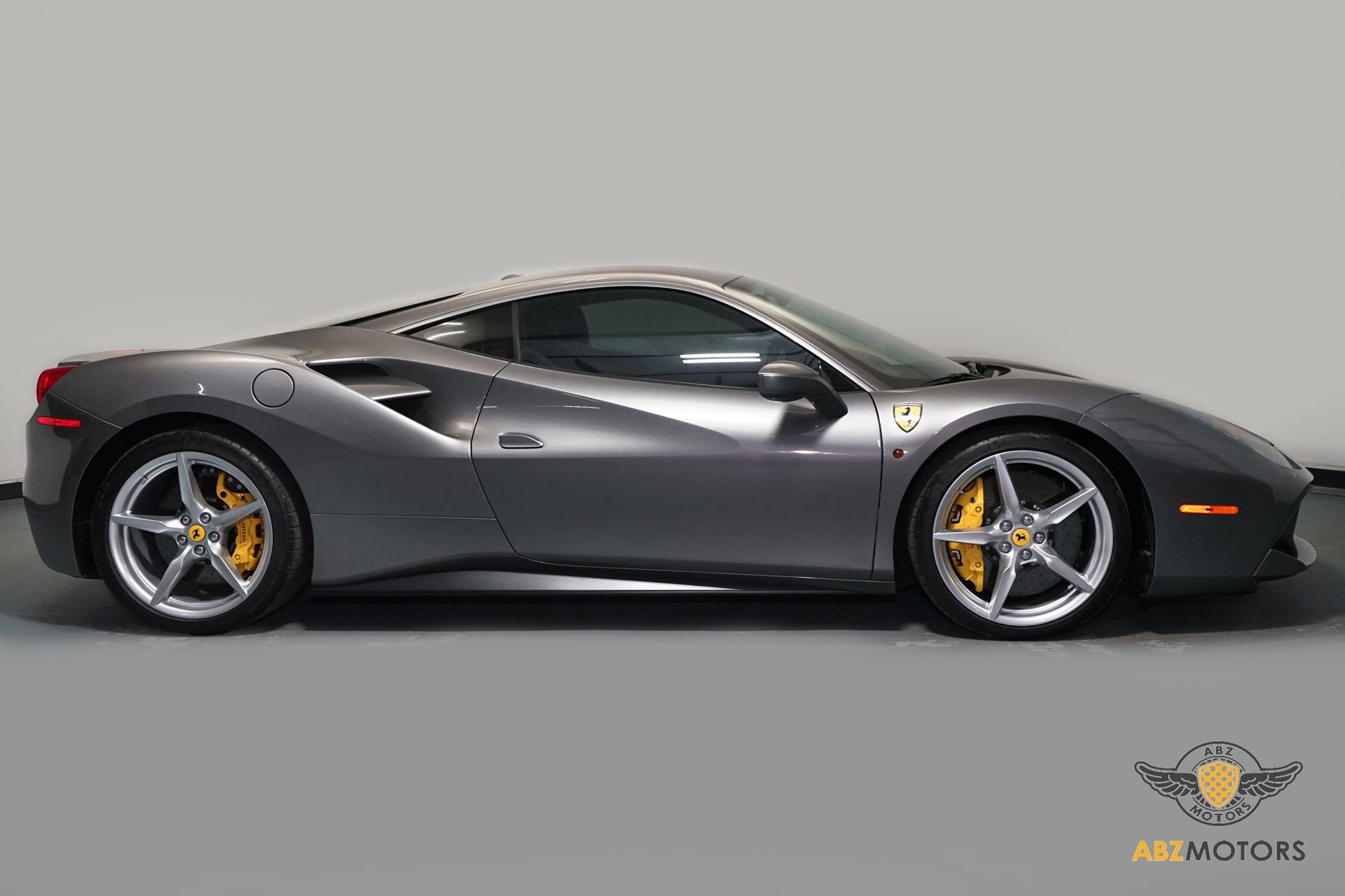 Used 2016 Ferrari 488 GTB image 4