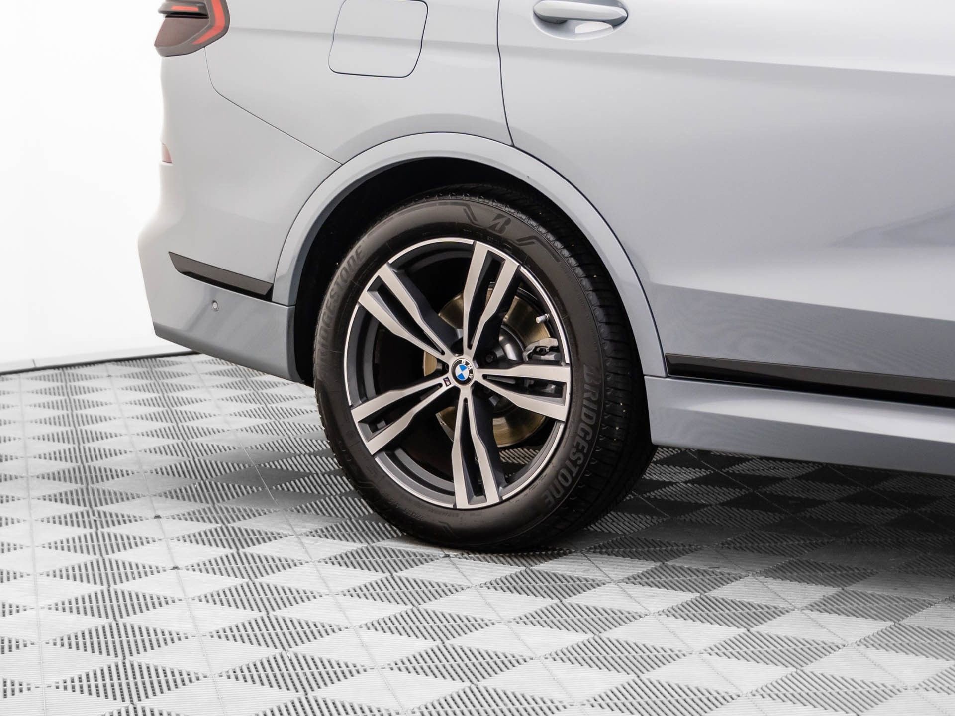 Used 2023 BMW X7 xDrive40i w/ M Sport Package image 39