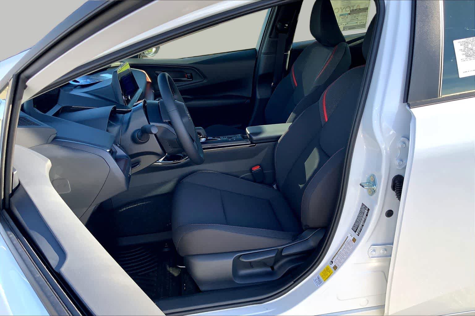 New 2026 Toyota Prius Plug-In Hybrid FWD image 9