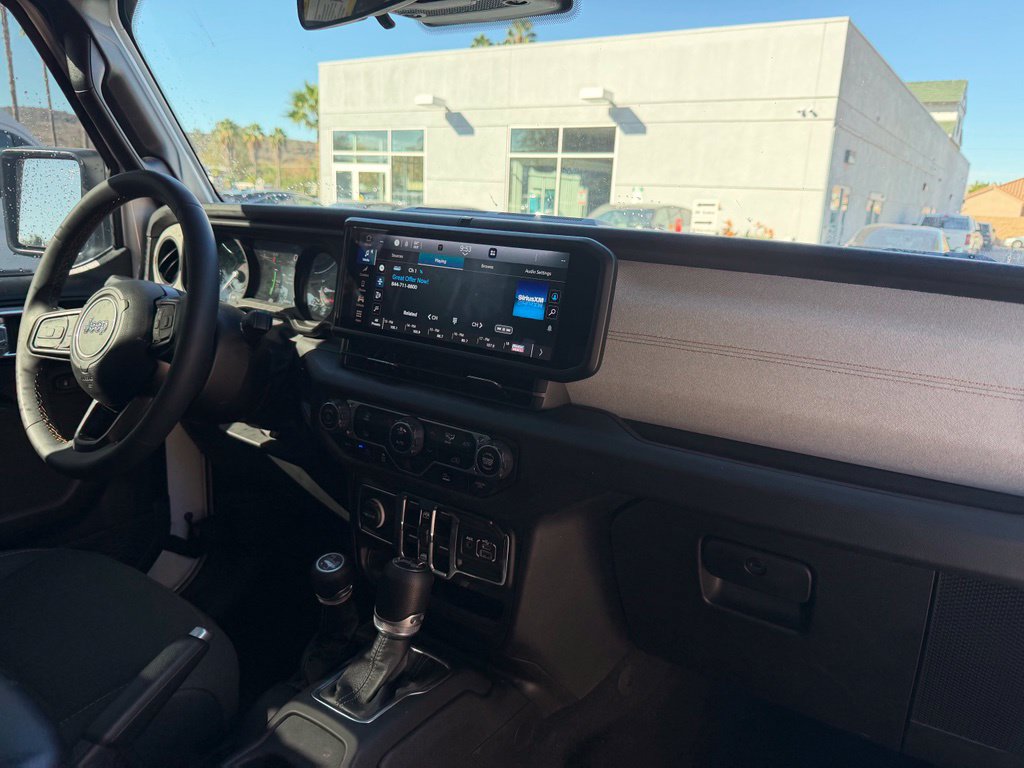 Used 2024 Jeep Wrangler Unlimited w/ Dual Top Group AWD/4WD image 18