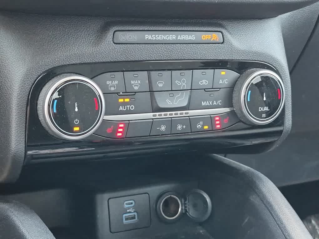 Used 2022 Ford Escape SE w/ SE Sport Appearance Package AWD/4WD image 15
