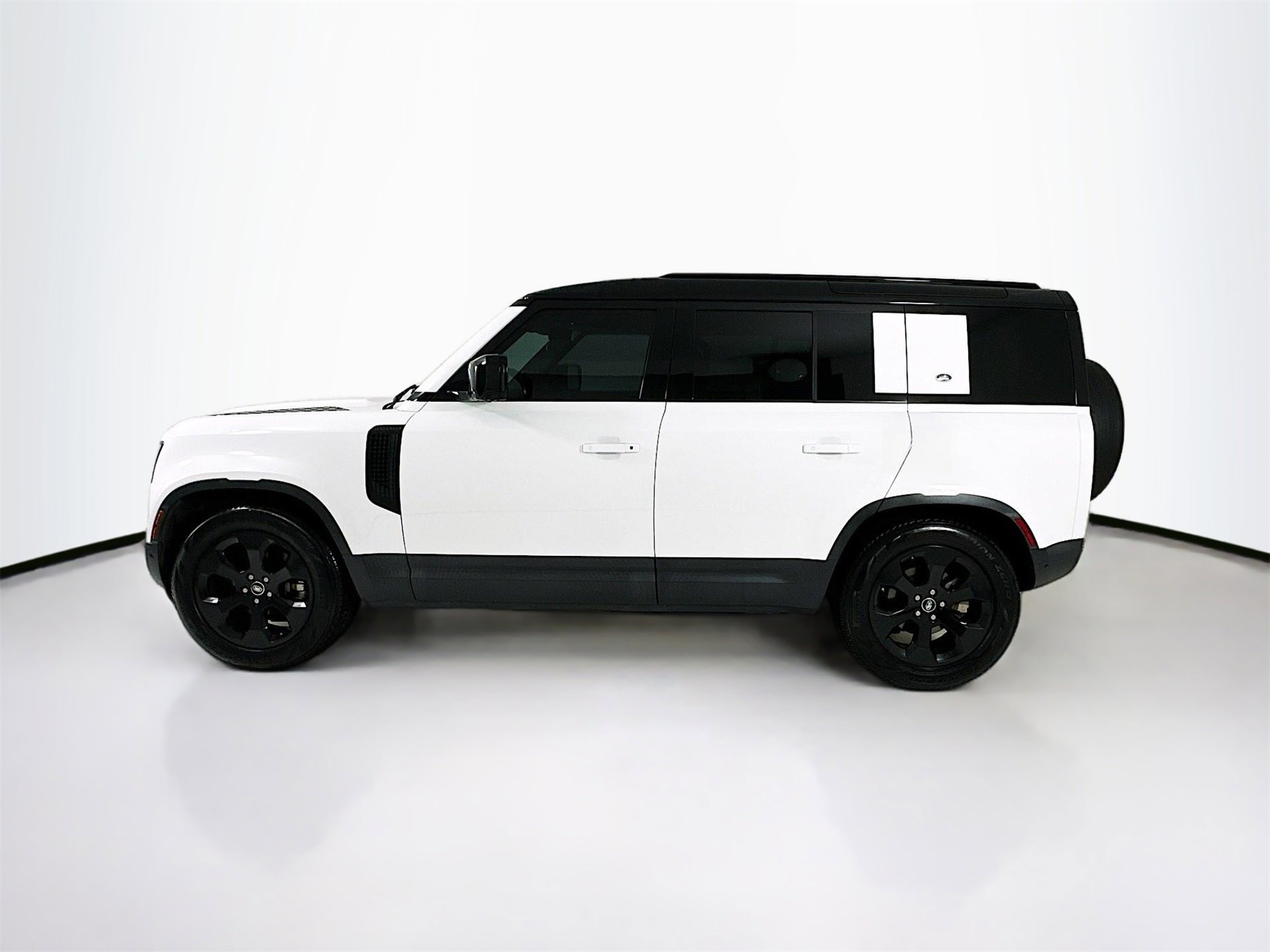 Used 2021 Land Rover Defender 110 S image 5
