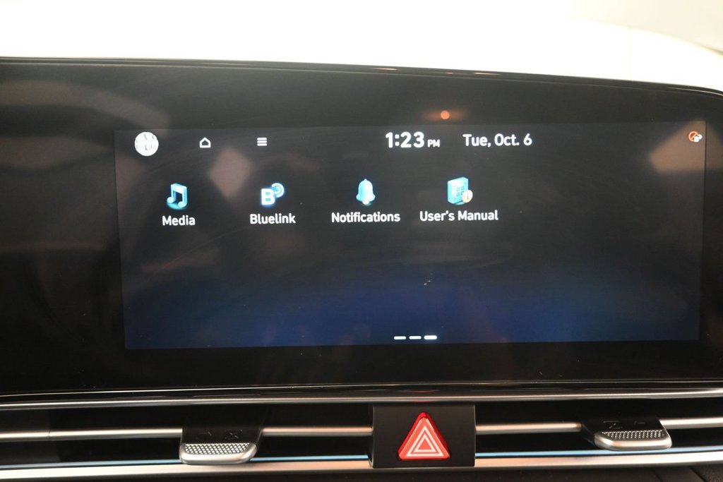 Used 2025 Hyundai Elantra Limited w/ Cargo Package FWD image 25