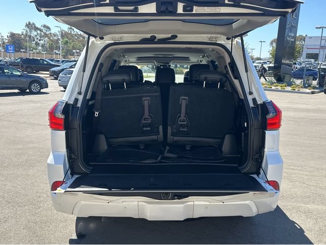 Used 2019 Lexus LX 570 4WD w/ Luxury Package image 19