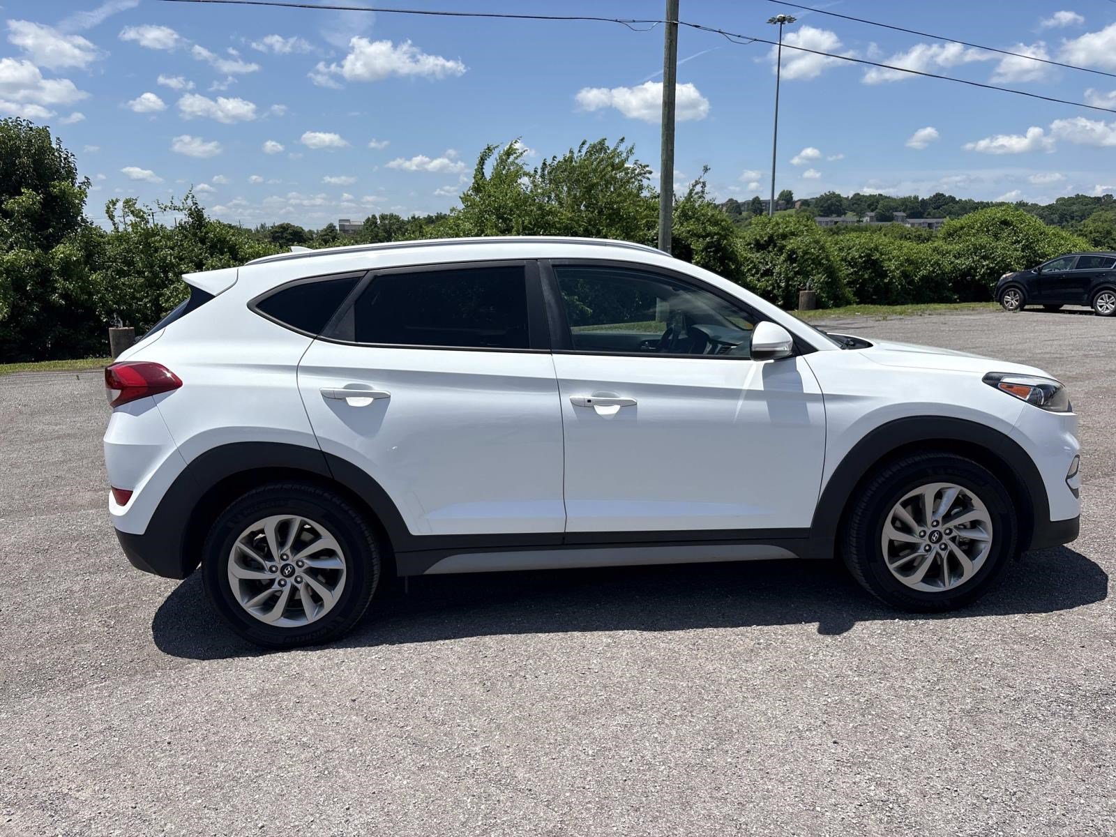 Used 2017 Hyundai Tucson SE Plus w/ Cargo Package AWD/4WD image 8