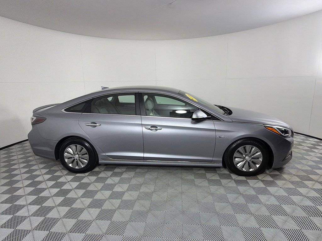 Used 2016 Hyundai Sonata SE FWD image 4