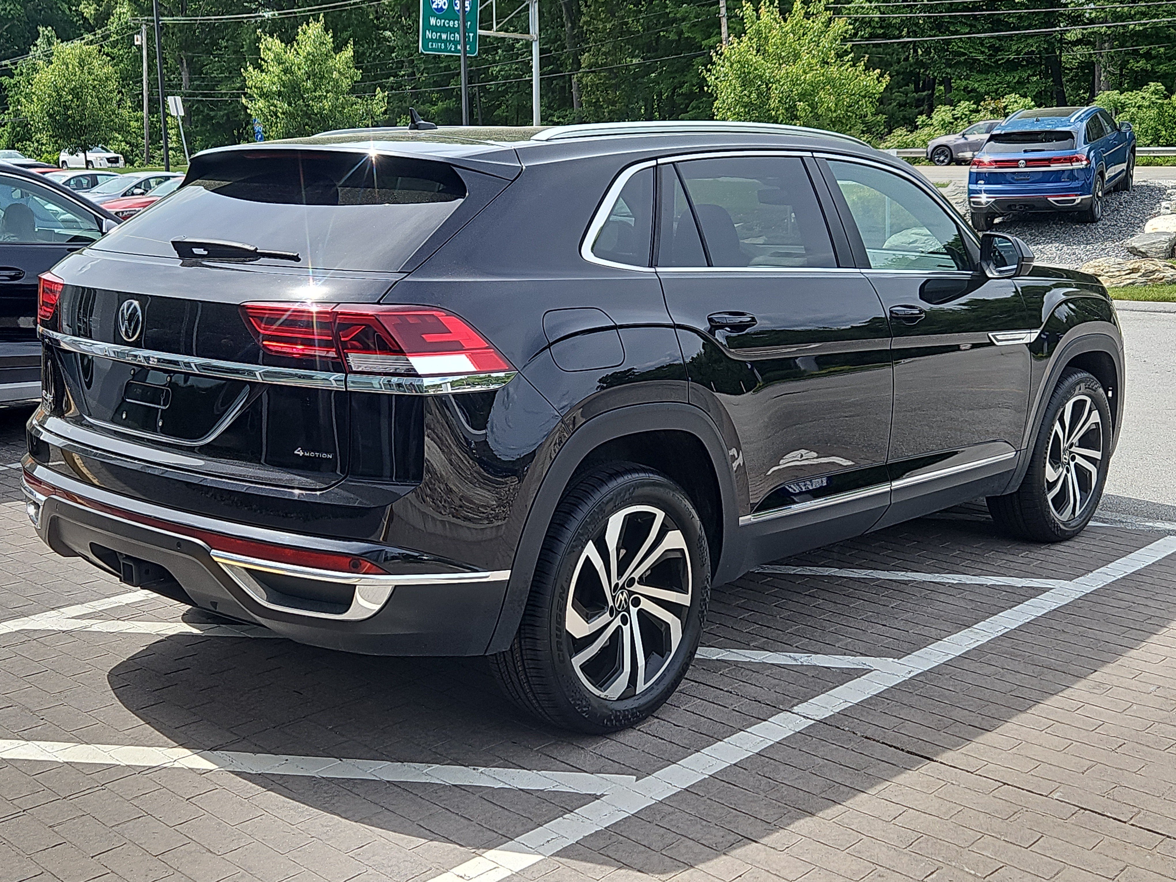 Certified 2023 Volkswagen Atlas Cross Sport SEL AWD/4WD image 3