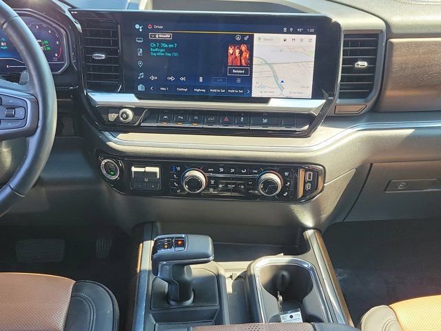 Used 2024 Chevrolet Silverado 1500 High Country image 21