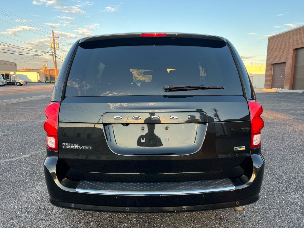Used 2017 Dodge Grand Caravan SE w/ Power Window Group FWD image 7