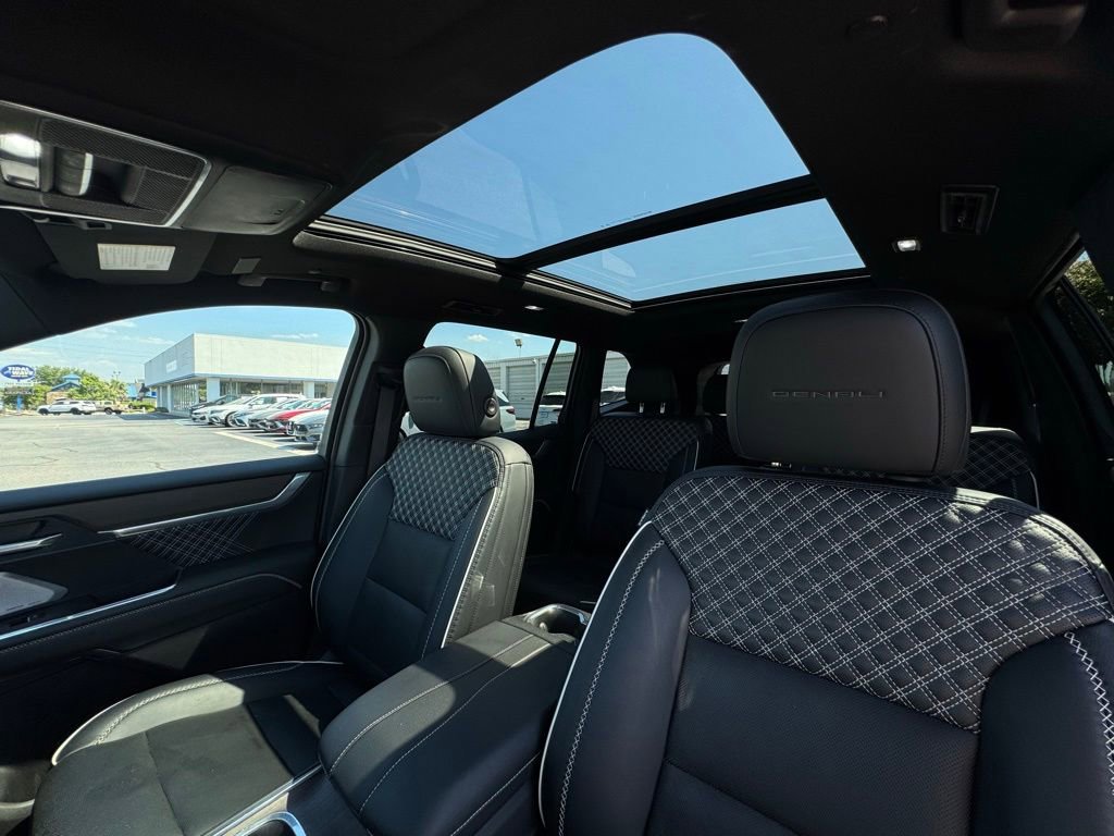 Used 2024 GMC Acadia Denali w/ Super Cruise Package FWD image 17