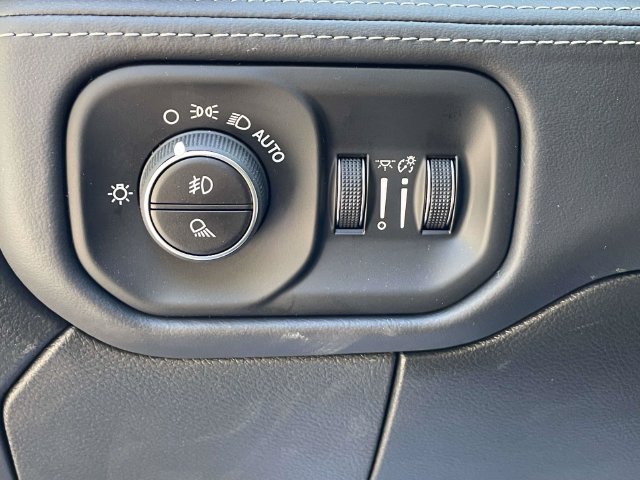 New 2027 RAM 3500 Limited AWD/4WD image 24