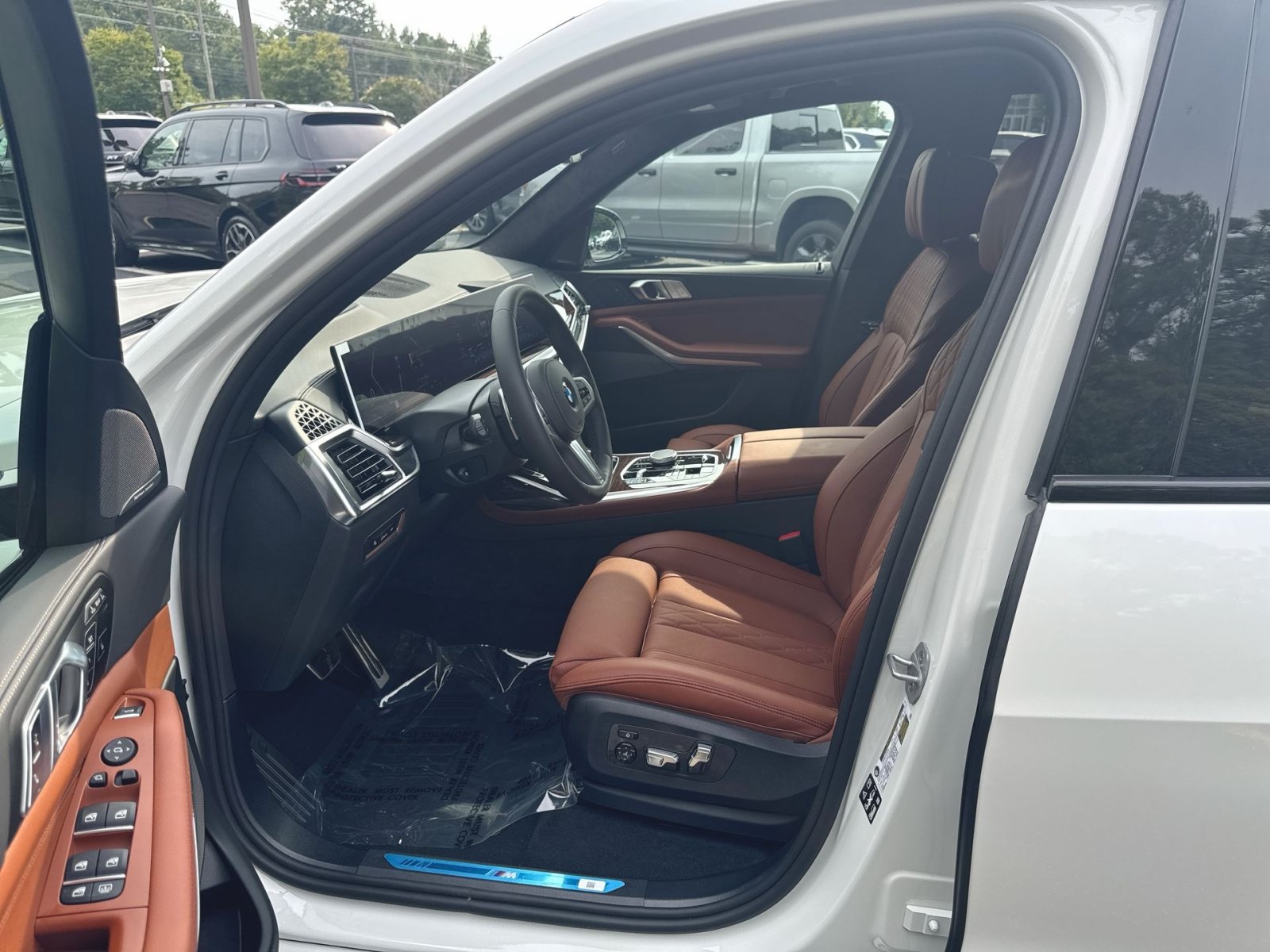 New 2027 BMW X7 xDrive40i w/ M Sport Package AWD/4WD image 7