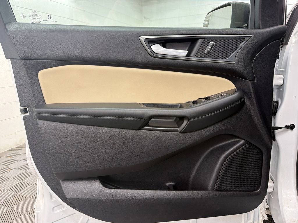 Certified 2021 Ford Edge SE image 16