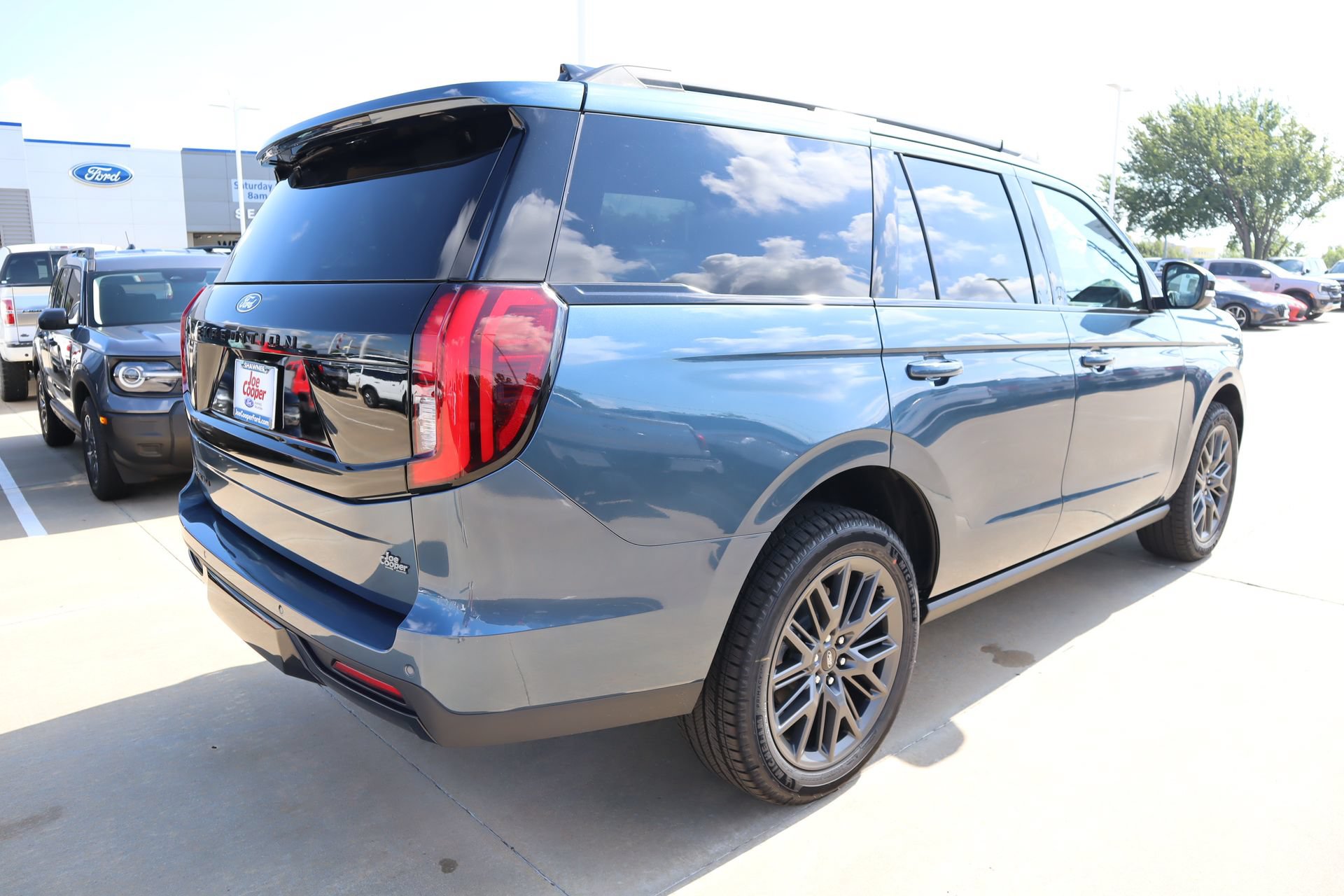 New 2027 Ford Expedition Platinum w/ Stealth Appearance Package AWD/4WD image 26