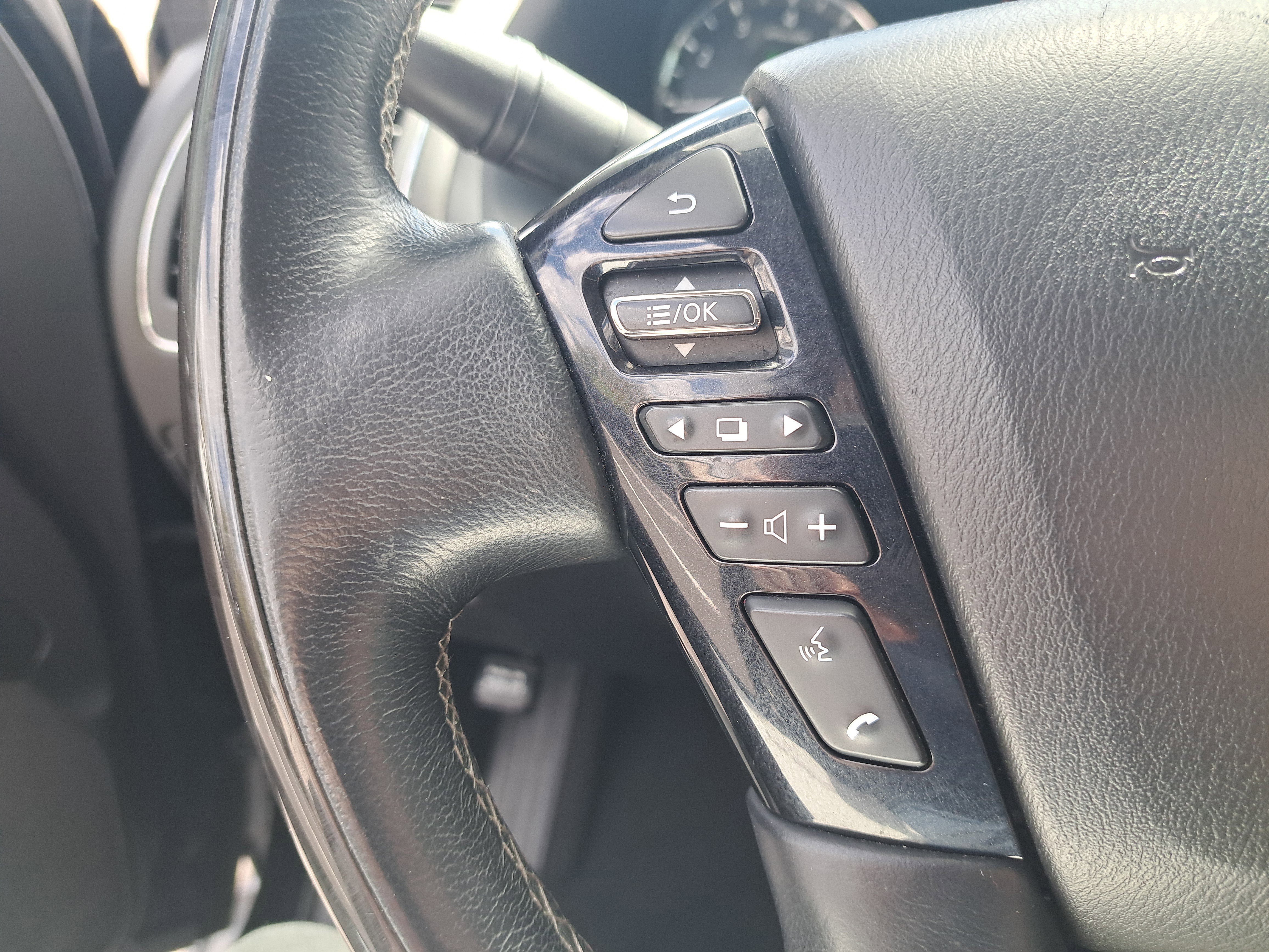 Used 2021 INFINITI QX80 Luxe image 14