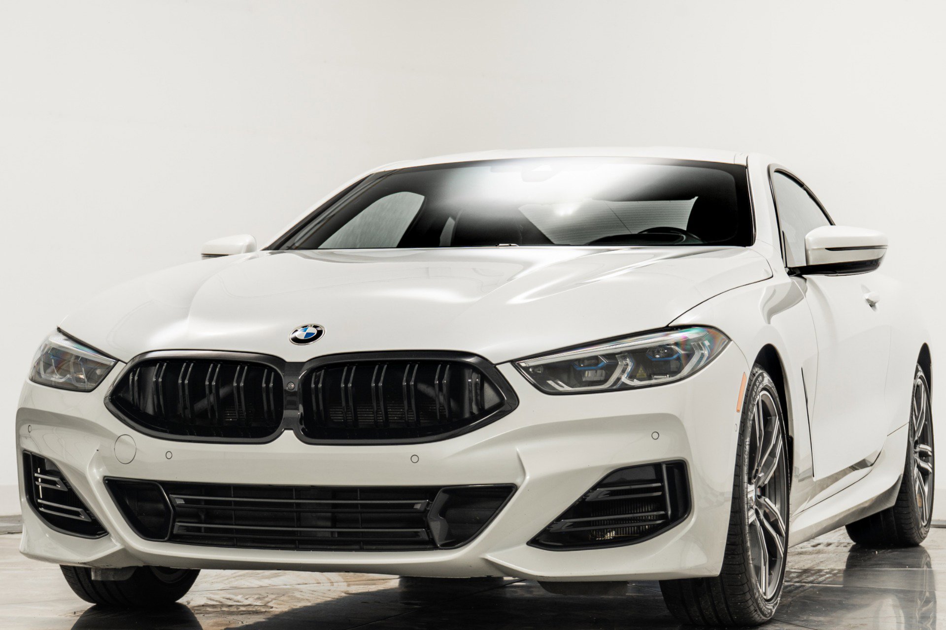 Used 2023 BMW 840i xDrive Coupe w/ Driving Assistance Package image 5