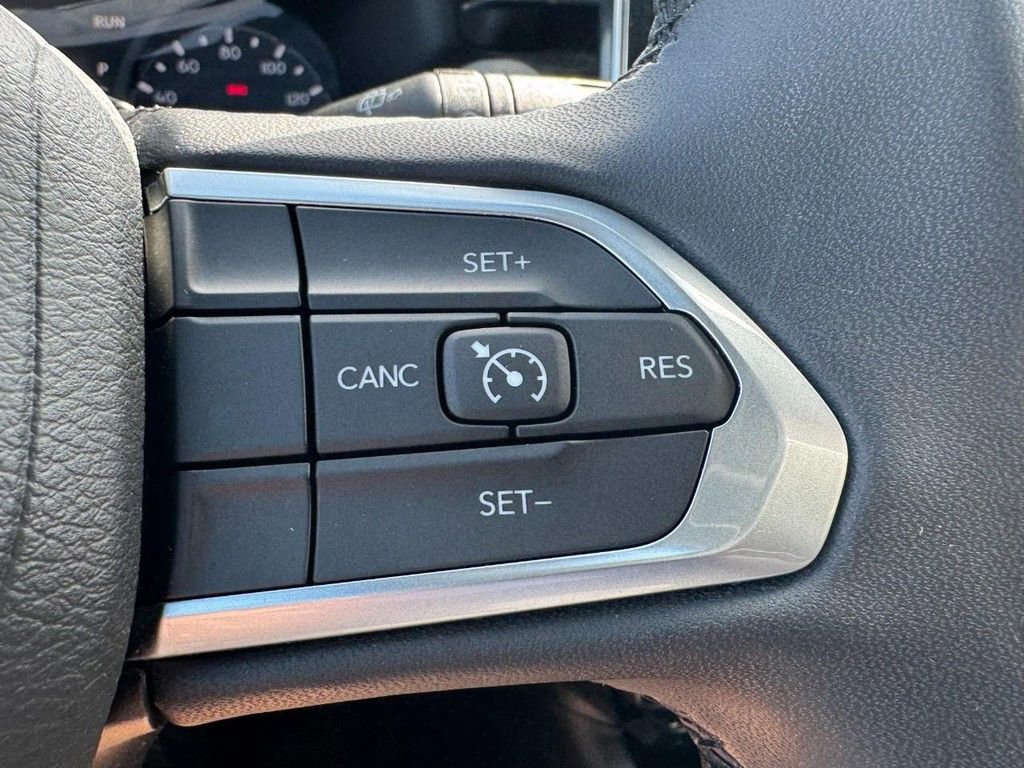 Used 2024 Jeep Compass Latitude AWD/4WD image 17