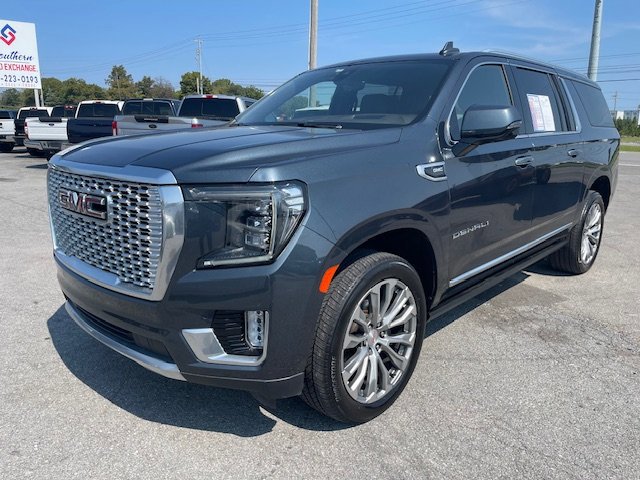 Used 2021 GMC Yukon XL Denali w/ Denali Premium Package image 1