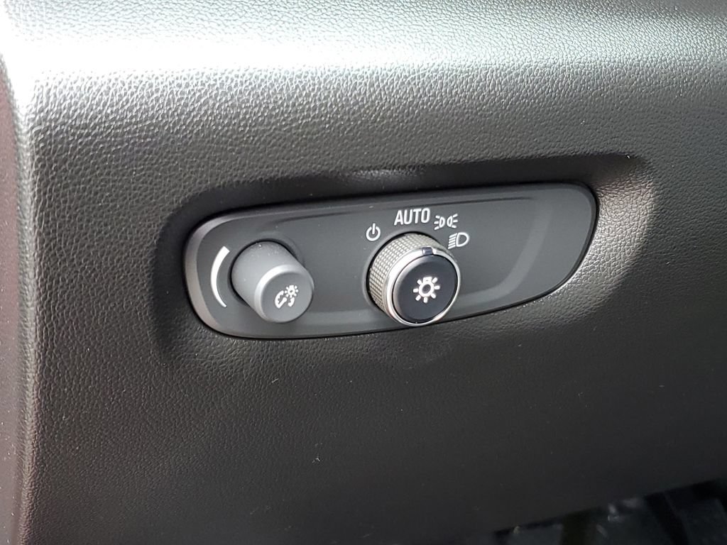 Certified 2023 Chevrolet Traverse LT FWD image 10