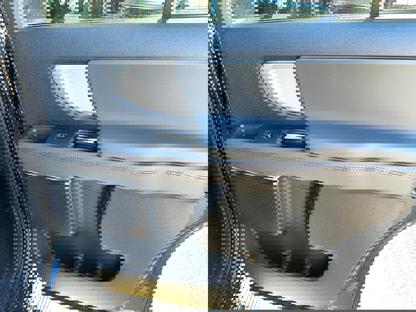 New 2025 Ford Expedition Active image 16