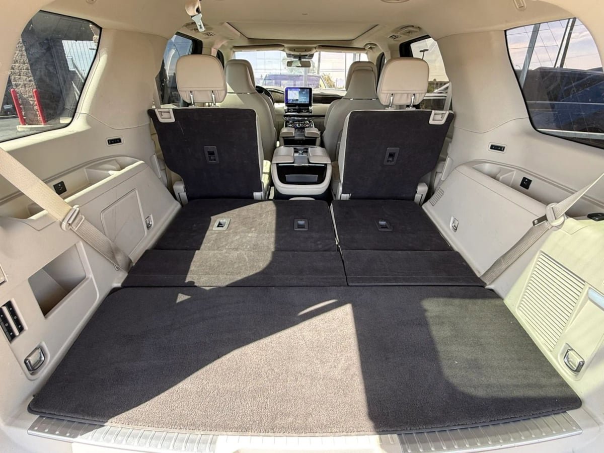 Used 2020 Lincoln Navigator Reserve w/ Luxury Package AWD/4WD image 33