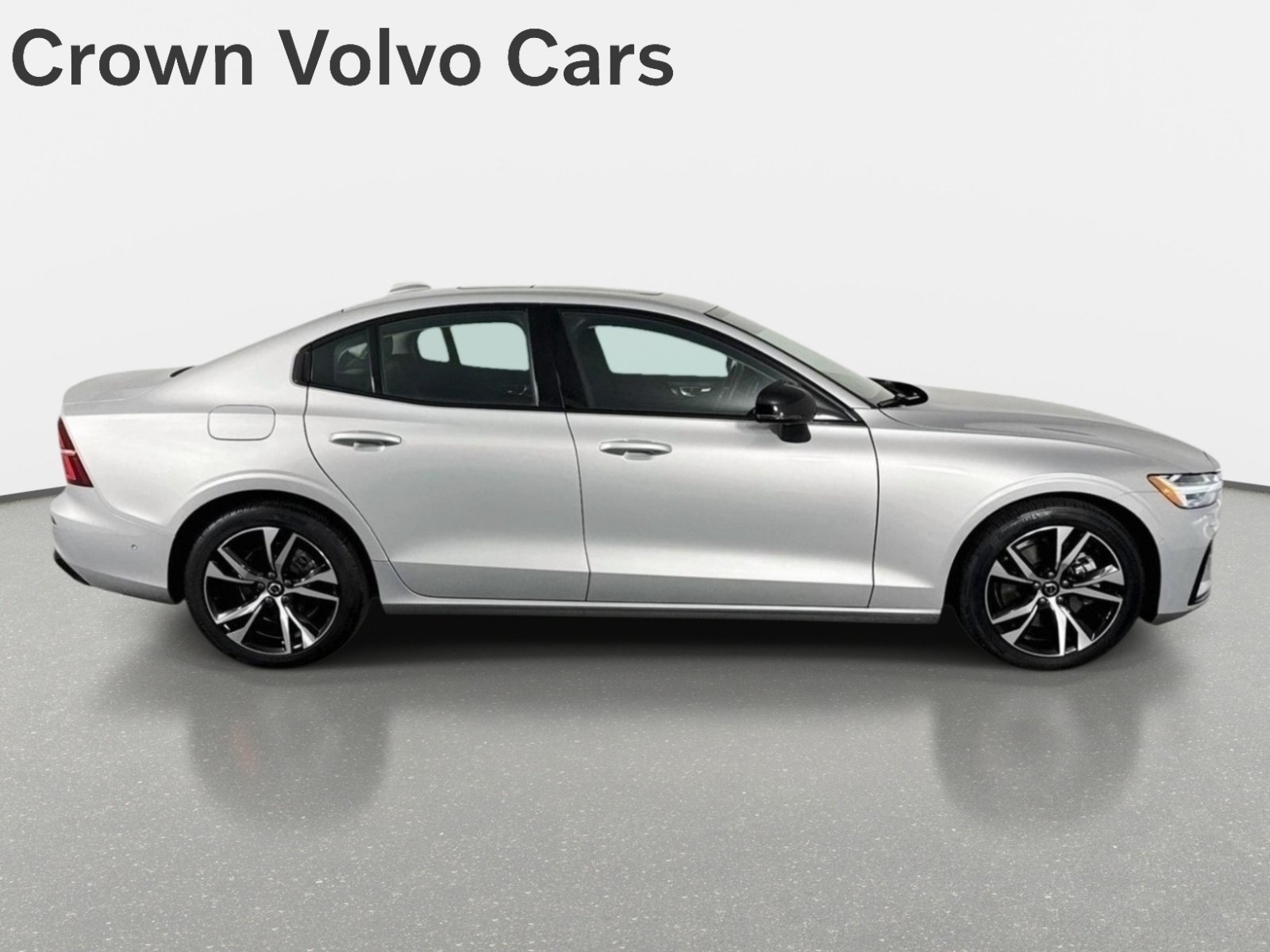 Used 2025 Volvo S60 B5 Plus FWD image 4