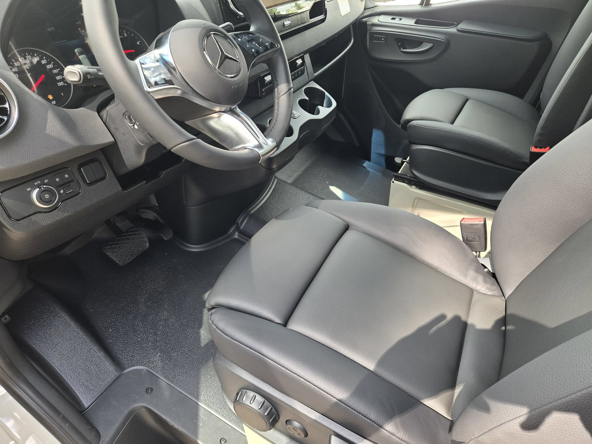 New 2026 Mercedes-Benz Sprinter 2500 image 2