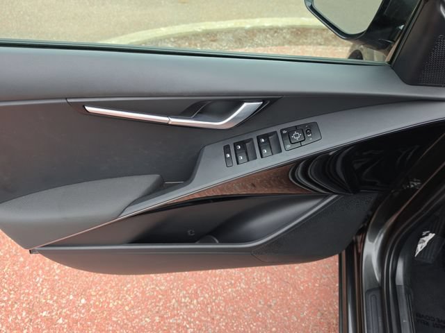 Used 2024 Kia Niro Wind w/ Wind Preserve Package FWD image 10