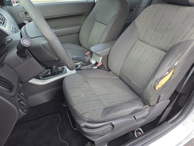 Used 2010 Ford Focus SE FWD image 25