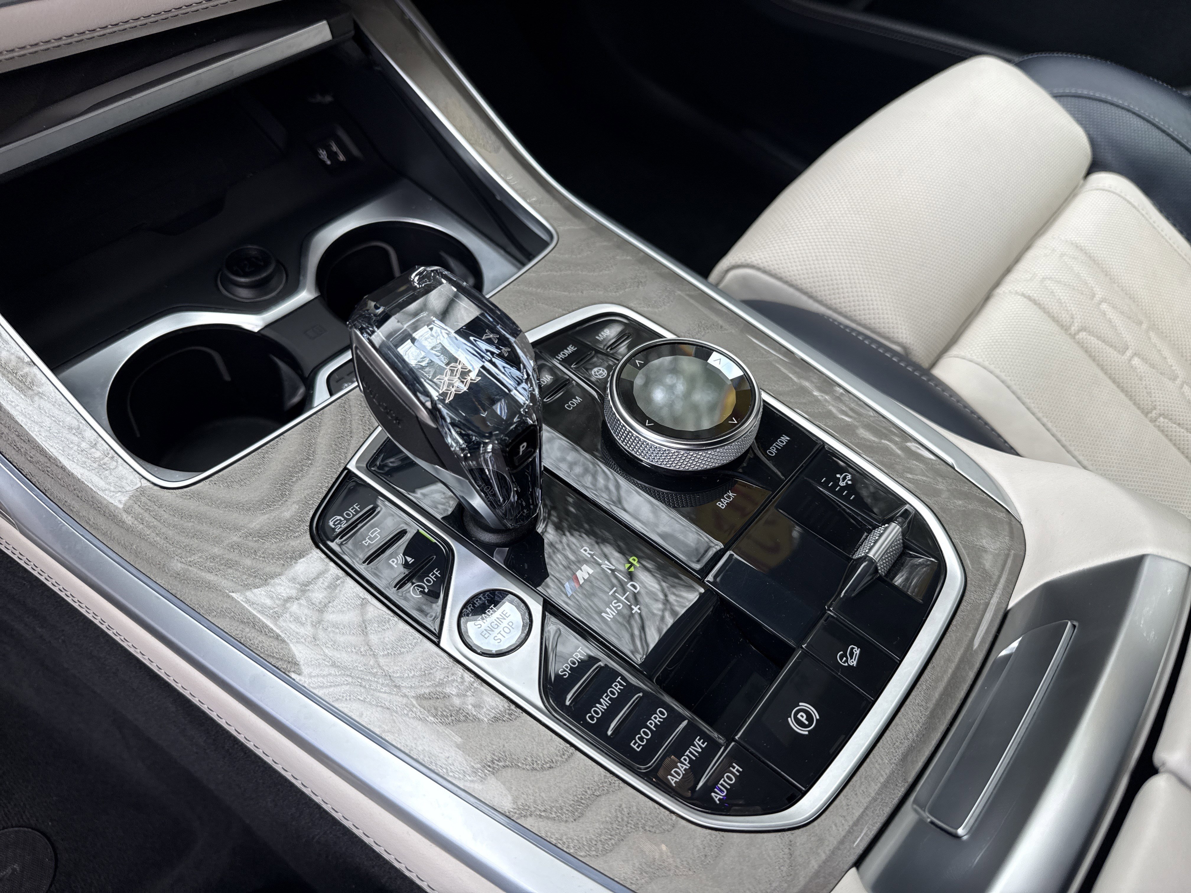 Used 2021 BMW X7 M50i w/ Dynamic Handling Package image 30