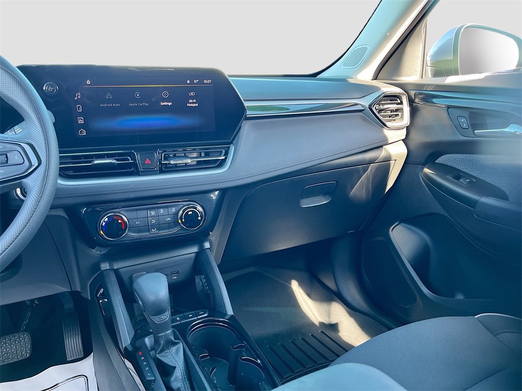 Used 2024 Chevrolet TrailBlazer LT w/ Driver Confidence Package image 20