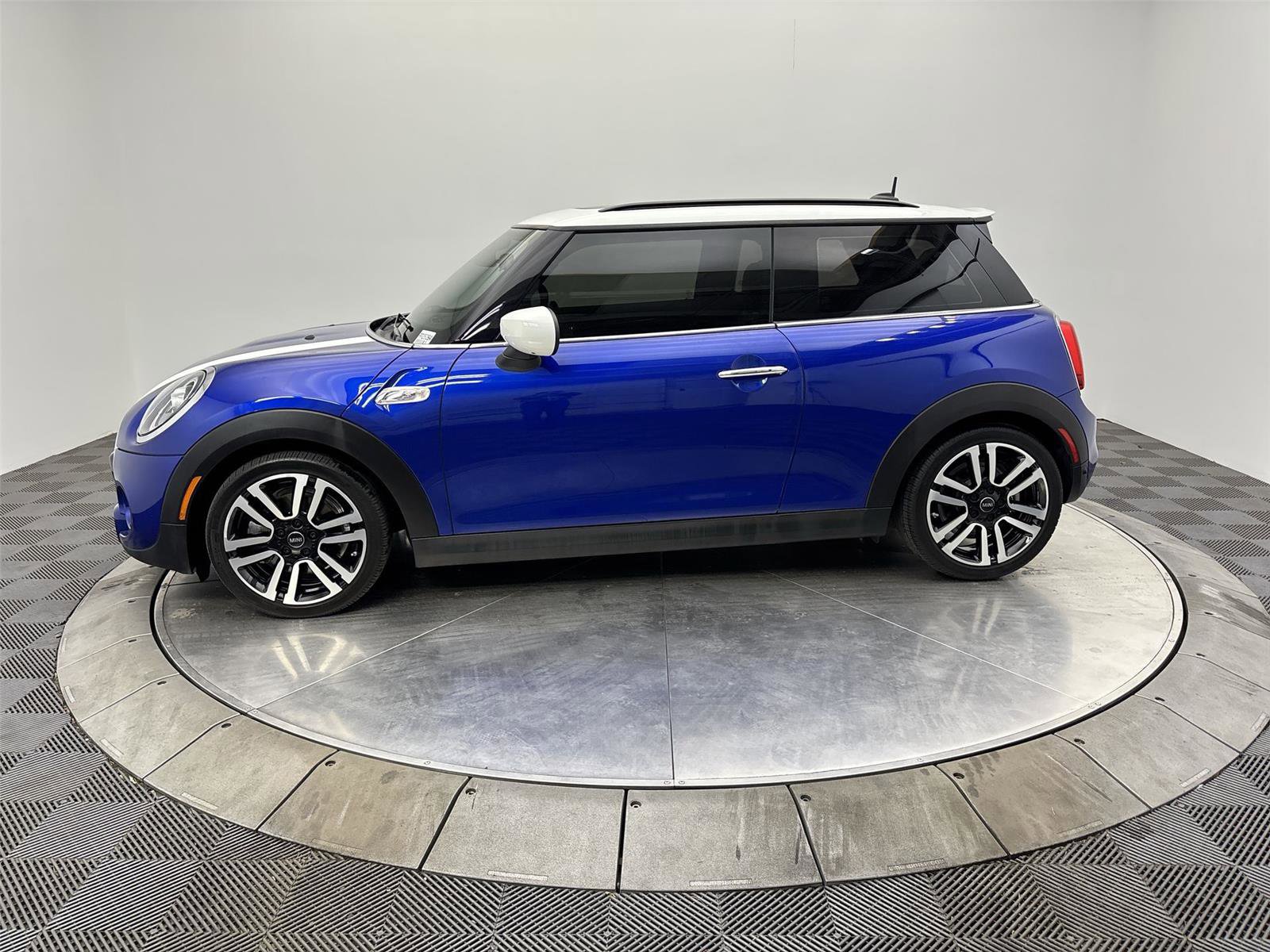 Used 2020 MINI Cooper S w/ Storage Package image 16