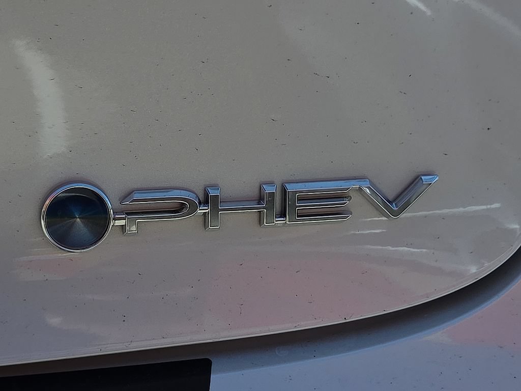 New 2027 Toyota Prius Plug-In Hybrid FWD image 12