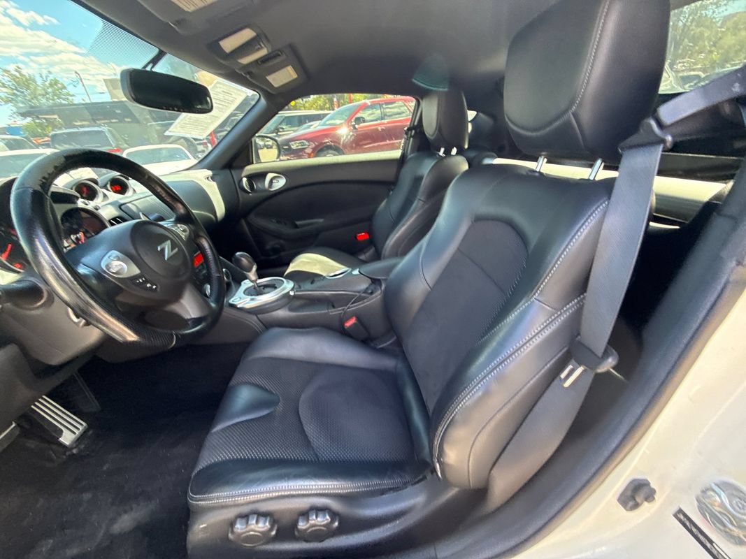 Used 2013 Nissan 370Z Touring RWD image 12