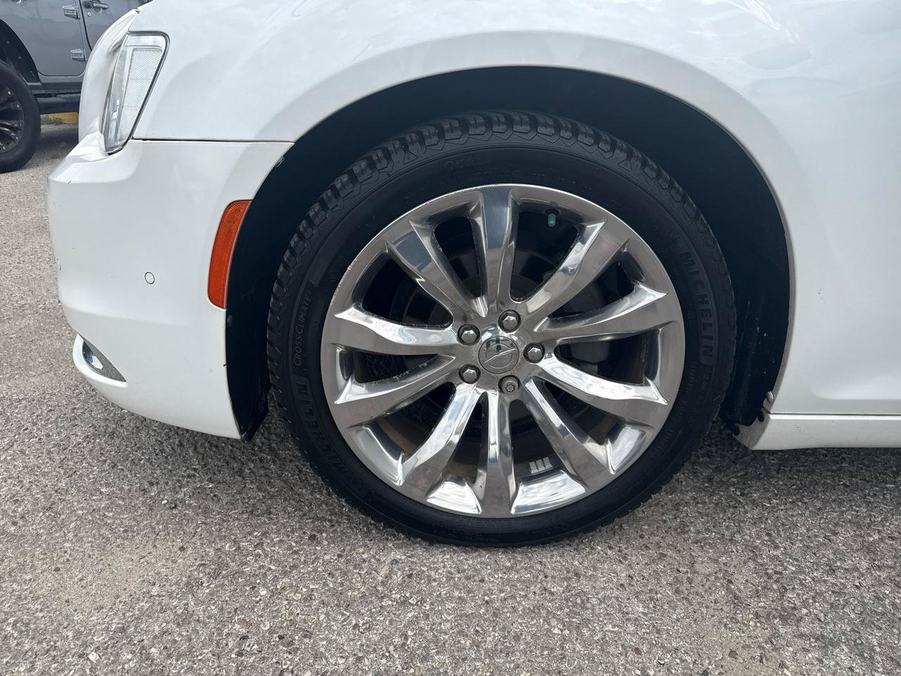 Used 2016 Chrysler 300 C w/ Safetytec Plus Group RWD image 29
