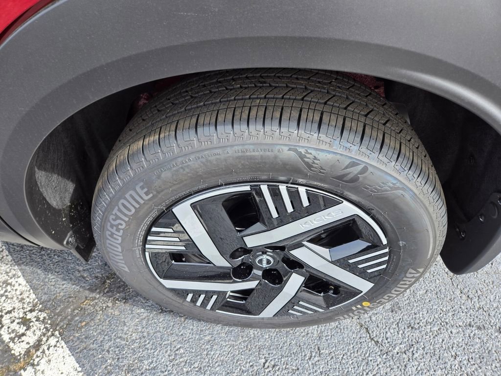 New 2026 Nissan Kicks SV image 6