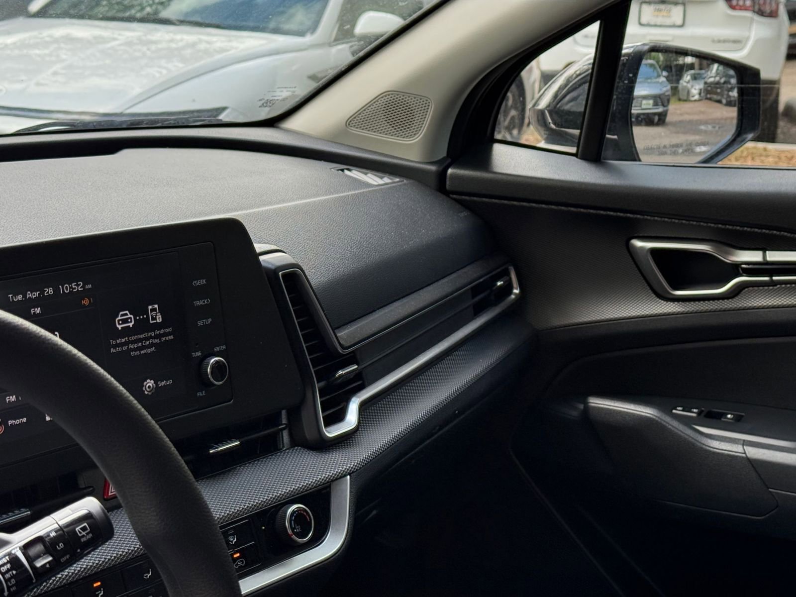 Used 2025 Kia Sportage LX FWD image 33