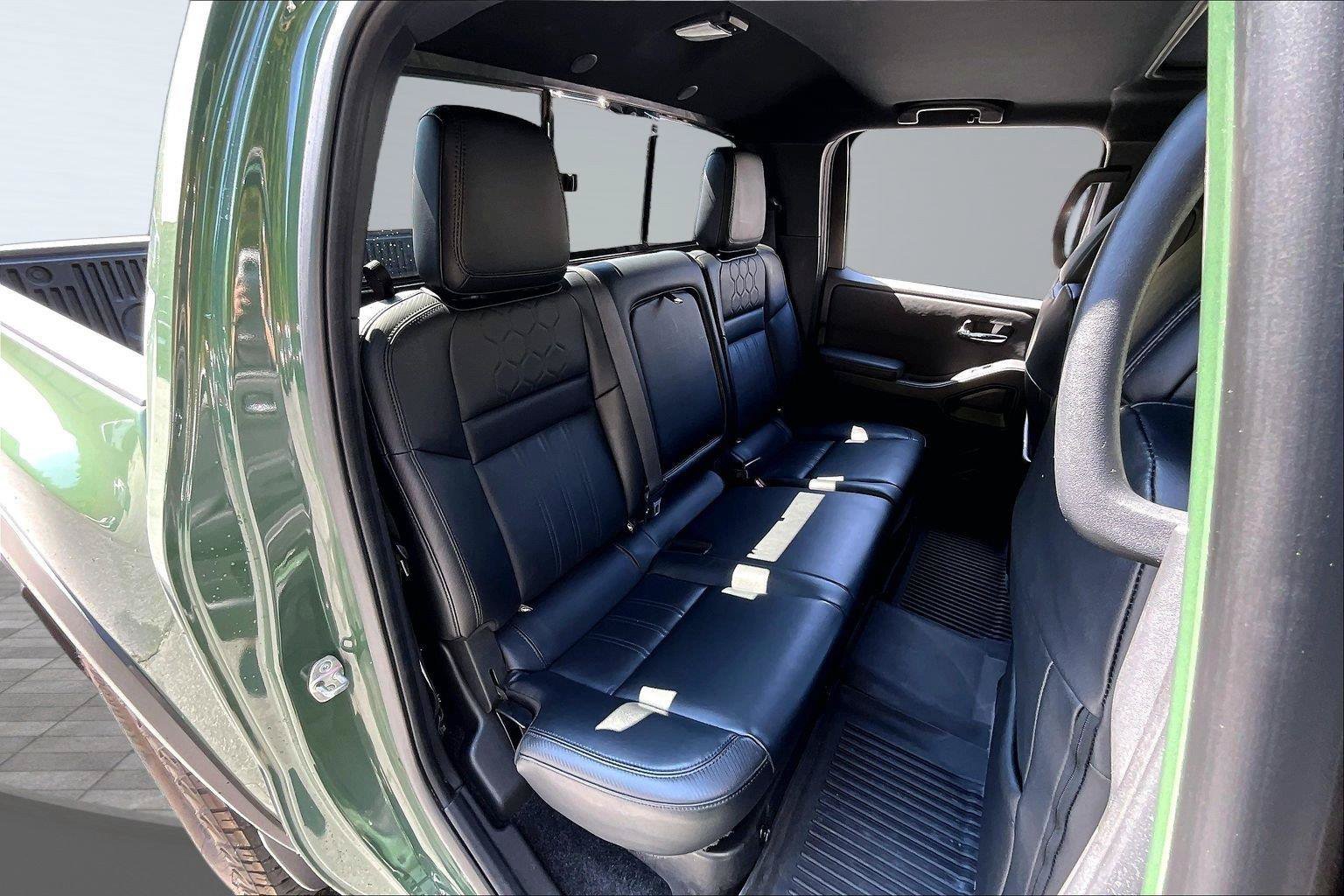 Used 2022 Nissan Frontier PRO-4X w/ Pro-4X Premium Package AWD/4WD image 28