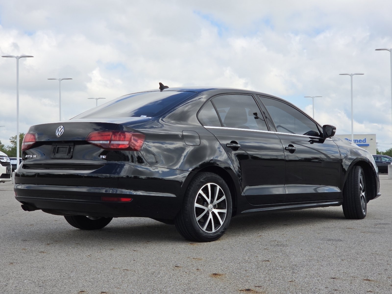 Used 2018 Volkswagen Jetta SE FWD image 16