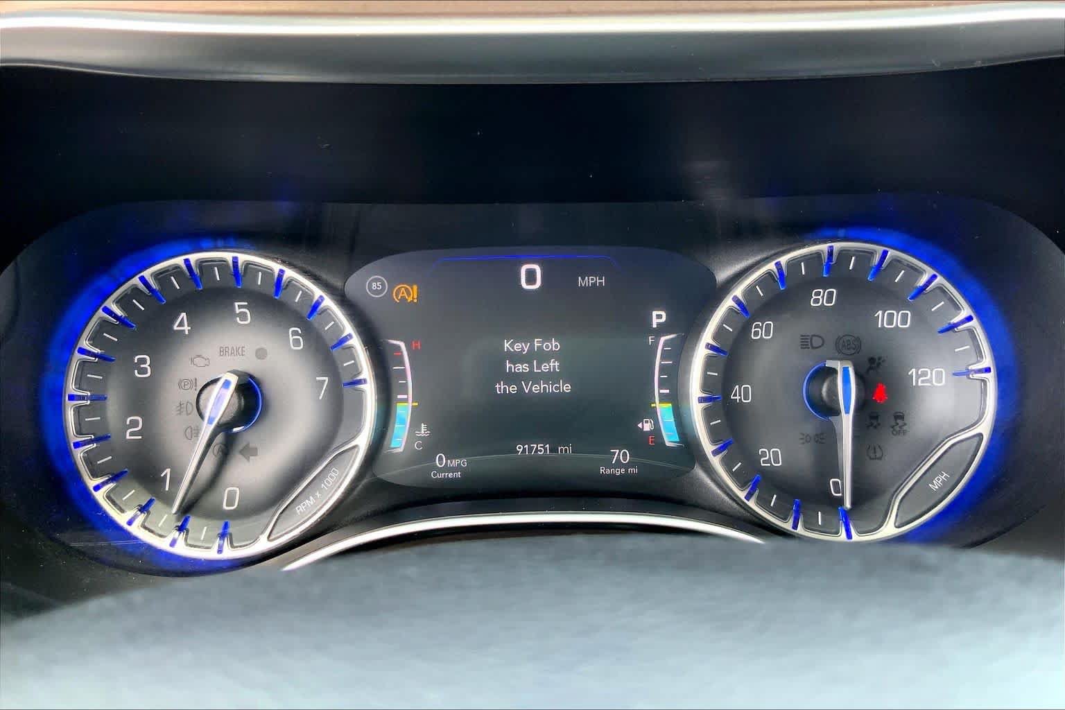 Used 2017 Chrysler Pacifica Touring-L Plus w/ Tire & Wheel Group FWD image 25
